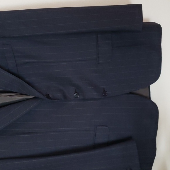 Brioni double button Blazer, Wool, Blue pinstripe, classic men's suit jacket. - Picture 6 of 15